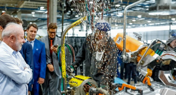 Lula diz que aumento do preço dos combustíveis é injustificável