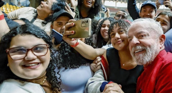 Lula: educação e política são pilares para país ter um futuro melhor