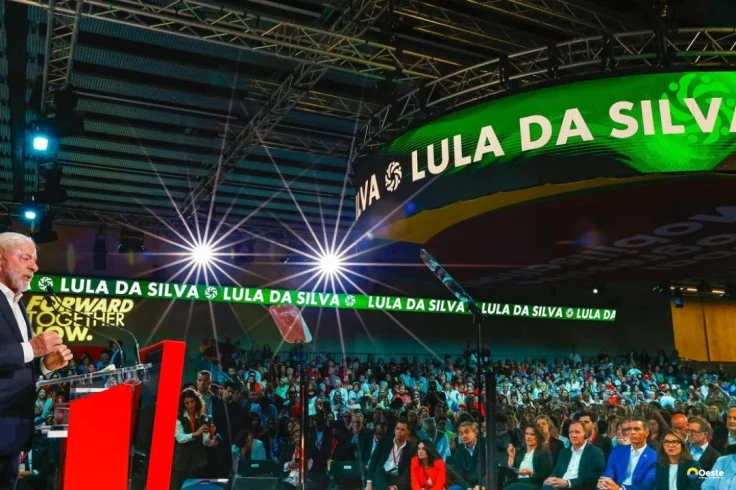 Lula fala para milhares na Espanha e pede coerência dos progressistas