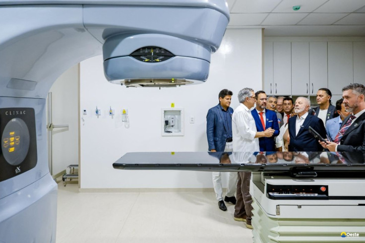 Lula inaugura serviços de radioterapia em cinco cidades do país