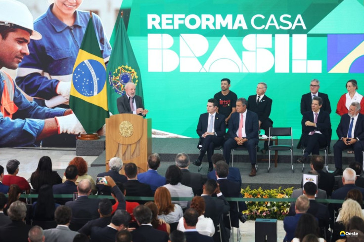 Lula lança programa de reforma de casas e defende ação para invisíveis