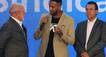 Lula pede mobilização a centrais sindicais para fim da escala 6x1