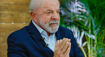 Lula pede mobilização contra "indústria de contar mentiras"