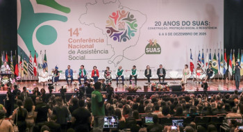 Lula propõe reunião dos Poderes para tratar de feminicídio