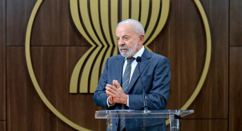 Lula quer discutir com Trump punição dada a ministros do STF