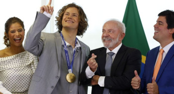 Lula recebe Lucas Pinheiro, medalha de ouro nos Jogos de Inverno