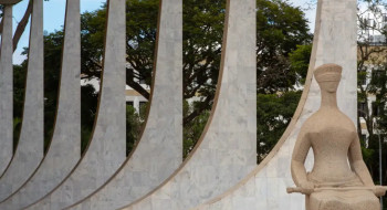 Maioria do STF valida execução das penas de Bolsonaro e seis réus