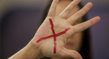 Mais de 70% das agressões contra mulheres têm testemunhas, diz estudo