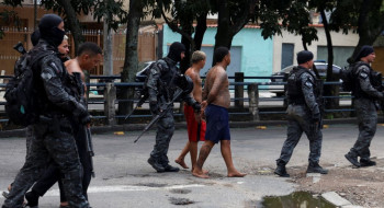 Mais dez policiais são denunciados por crimes na Operação Contenção