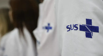 Março Azul: exames para rastrear câncer de intestino triplicam no SUS