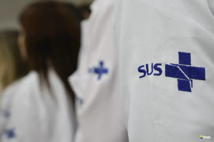 Março Azul: exames para rastrear câncer de intestino triplicam no SUS