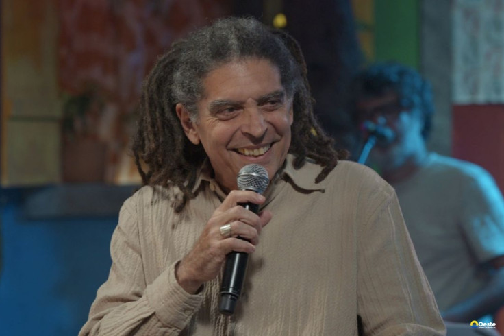 Marcos Sacramento reverencia bambas do Estácio no Samba na Gamboa