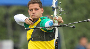 Marcus D'Almeida é bronze em etapa do mundial de tiro com arco indoor