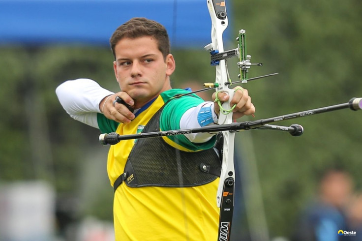 Marcus D'Almeida é bronze em etapa do mundial de tiro com arco indoor