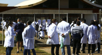 MEC revoga edital para criação de cursos particulares de medicina