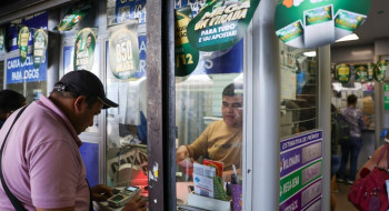 Mega-Sena acumula e prêmio principal vai para R$ 17 milhões