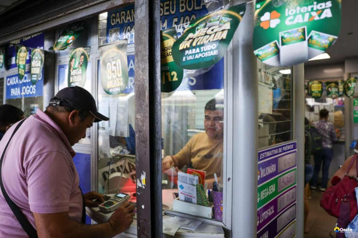 Mega-Sena acumula e prêmio principal vai para R$ 17 milhões