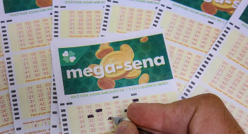 Mega-Sena acumula, e próximo prêmio será de R$ 300 milhões