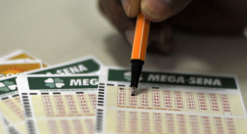 Mega-Sena acumula novamente e prêmio principal vai para R$ 44 milhões