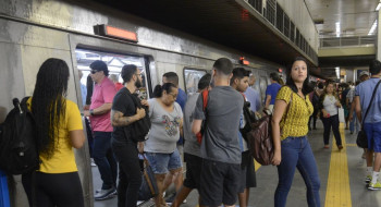 Metrô do Rio resolve problema de sinalização e trens voltam a operar