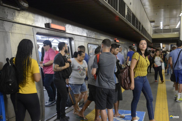 Metrô do Rio resolve problema de sinalização e trens voltam a operar