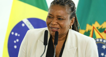 Ministra da Cultura defende investimento em arte e educação