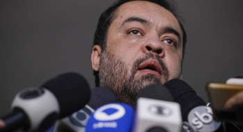 Ministro suspende julgamento que pode cassar governador do Rio