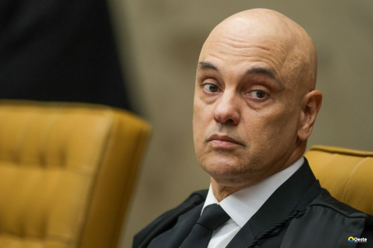 Moraes aumenta restrição para voos de drones na casa de Bolsonaro