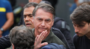 Moraes autoriza Bolsonaro a receber comida especial na prisão