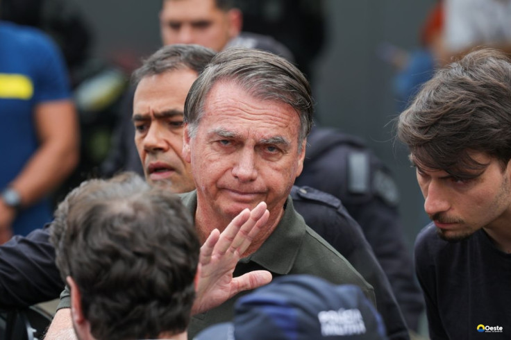 Moraes autoriza Bolsonaro a receber comida especial na prisão