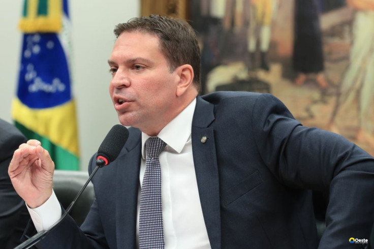 Moraes comunica Câmara sobre perda do mandato de Ramagem