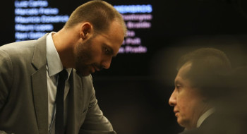 Moraes manda DPU assumir a defesa de Eduardo Bolsonaro no STF