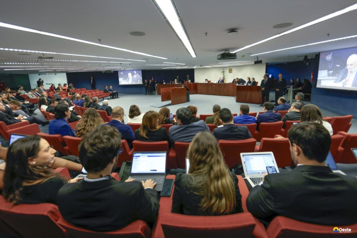 Moraes nega incluir ministro Fux em julgamento do núcleo 2