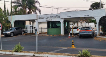 Moraes nega pedido para Javier Milei visitar Bolsonaro em casa