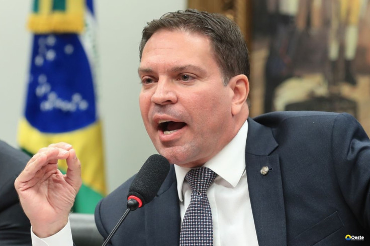 Moraes pede aos Estados Unidos extradição de Ramagem