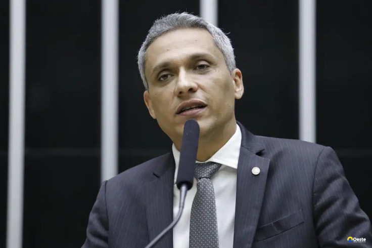 Moraes suspende ação penal contra deputado Gustavo Gayer