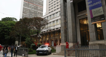 Mulher é presa suspeita de ajudar em roubo de obras de arte em SP