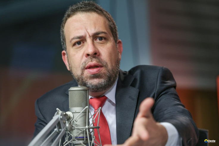 “Negociamos com os caminhoneiros”, diz Boulos sobre greve da categoria