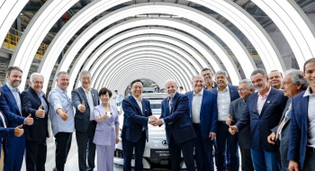 Nova fábrica de carros elétricos mostra confiança no Brasil, diz Lula