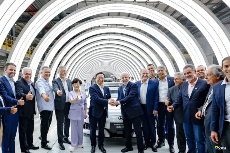 Nova fábrica de carros elétricos mostra confiança no Brasil, diz Lula