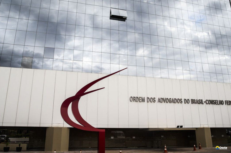 OAB pede que STF autorize comunicação entre Flávio e Jair Bolsonaro