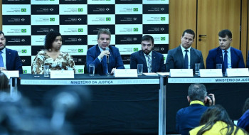 Operação Lívia combate rede que induzia jovens a suicídio na internet