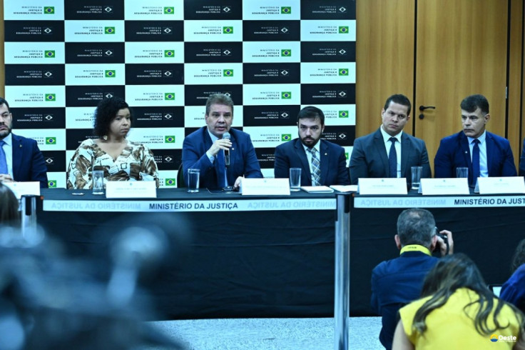 Operação Lívia combate rede que induzia jovens a suicídio na internet