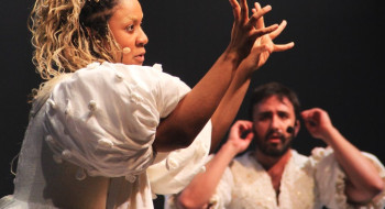 'Os irmãos Karamázov' volta ao Rio com acessibilidade integrada à peça