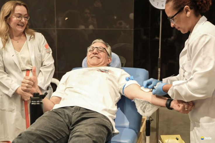 Padilha doa sangue e marca início da vacinação contra vírus sincicial