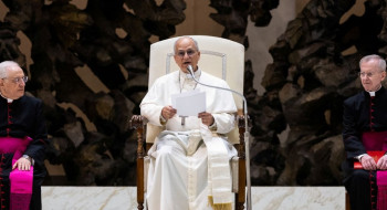 Papa Leão chama guerra no Oriente Médio de "escândalo" para humanidade