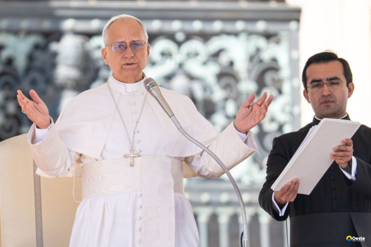 Papa pede fim da guerra, enquanto EUA e Irã negociam paz