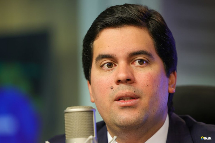 Partidos punem ministros do Esporte e Turismo por desobediência