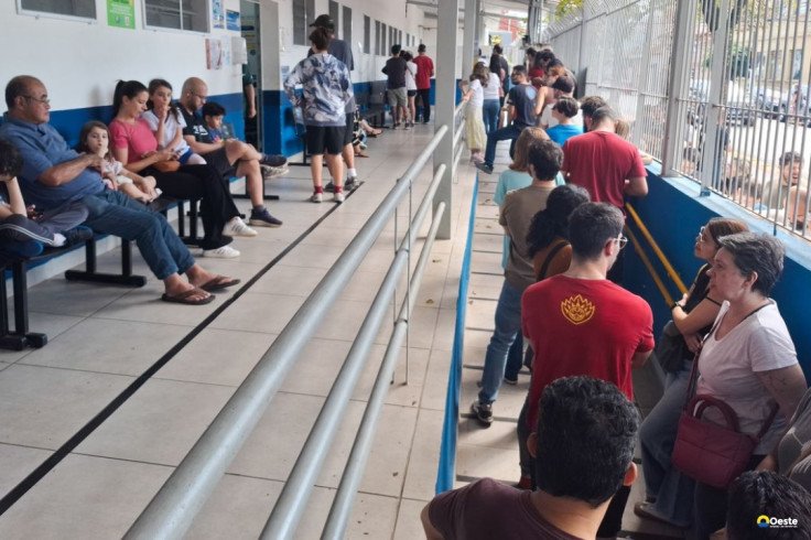 Paulistanos enfrentam filas para tomar vacina contra sarampo