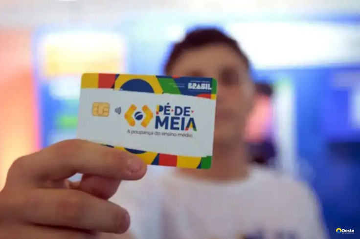 Pé-de-Meia paga incentivos a alunos nascidos em setembro e outubro